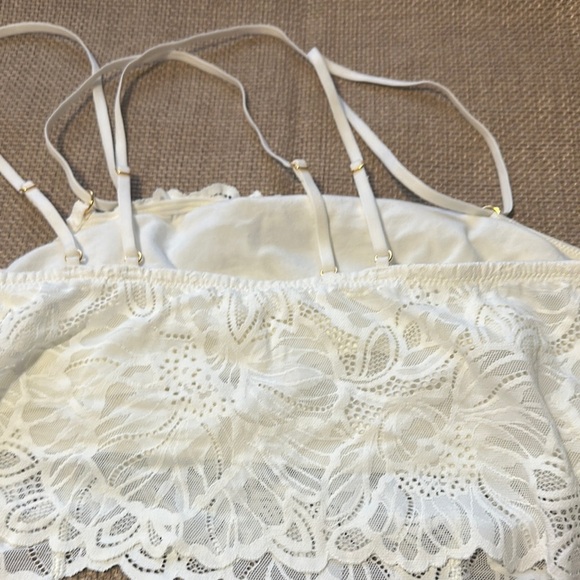 Aerie White Lace Bra with Floral Detailing - Picture 3 of 4